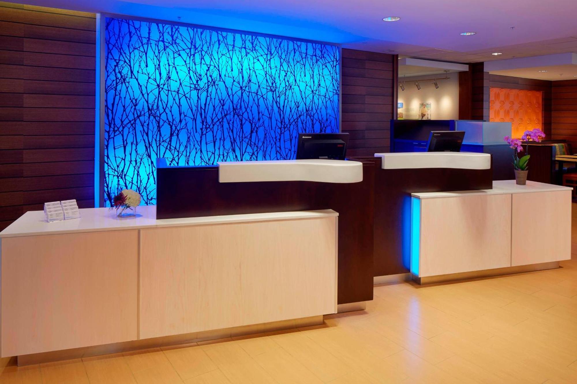 Fairfield Inn & Suites By Marriott Springfield Northampton/Amherst Exterior foto